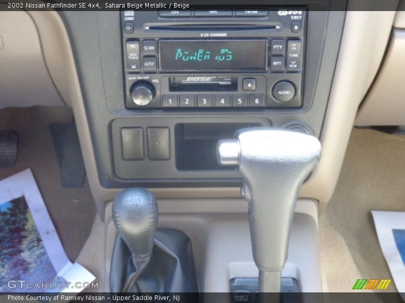 Sahara Beige Metallic / Beige 2002 Nissan Pathfinder SE 4x4