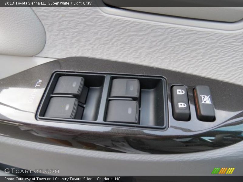 Super White / Light Gray 2013 Toyota Sienna LE