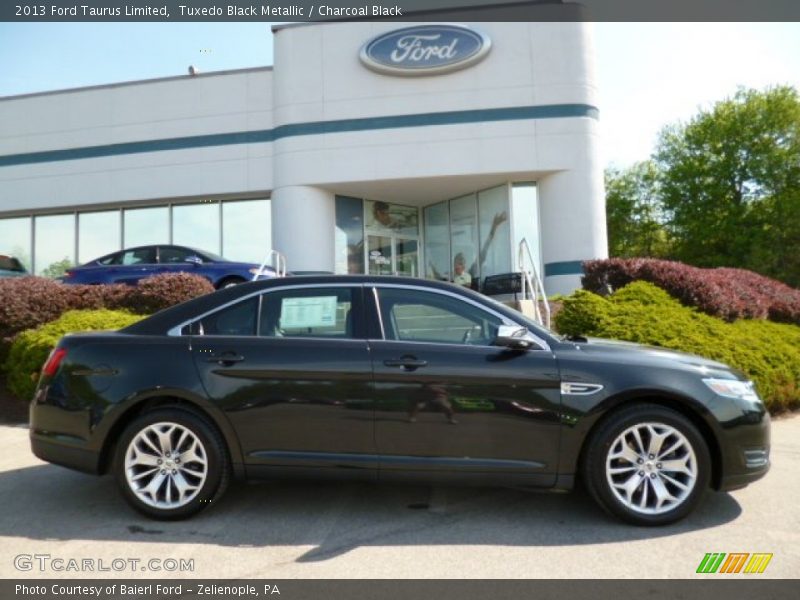 Tuxedo Black Metallic / Charcoal Black 2013 Ford Taurus Limited
