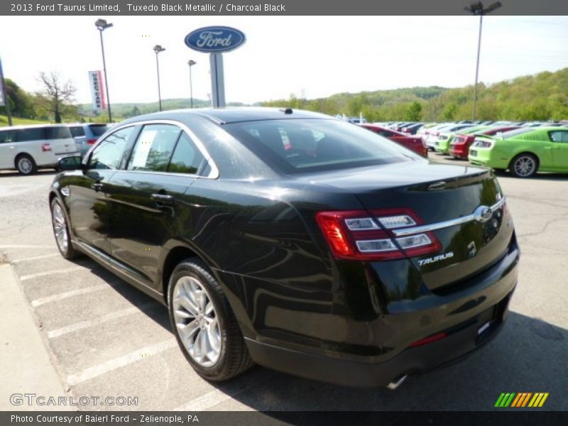 Tuxedo Black Metallic / Charcoal Black 2013 Ford Taurus Limited