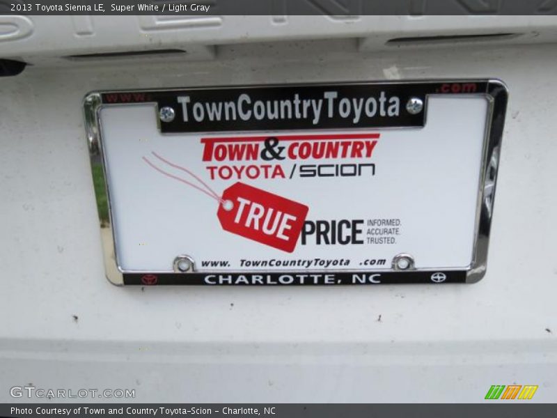 Super White / Light Gray 2013 Toyota Sienna LE