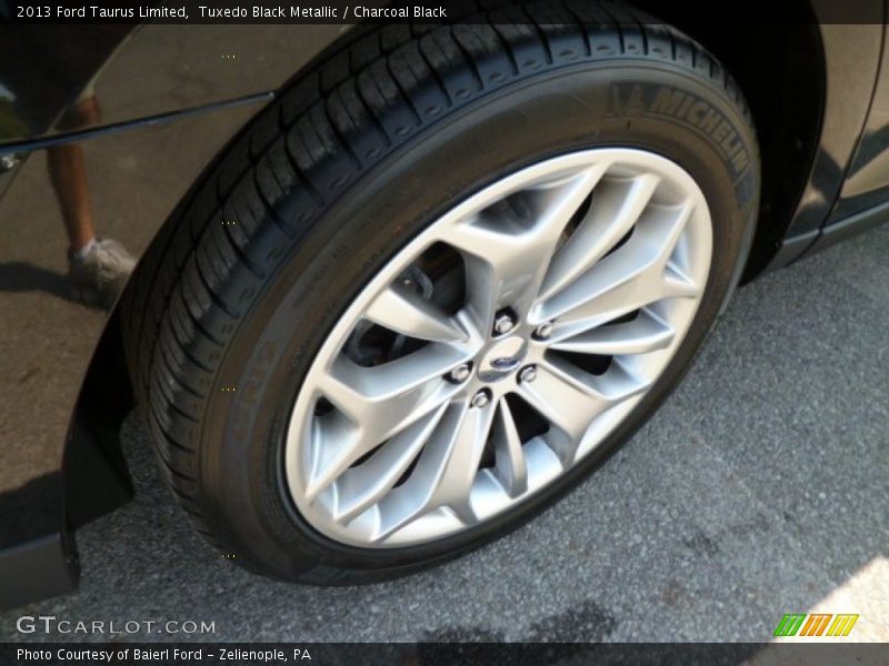 Tuxedo Black Metallic / Charcoal Black 2013 Ford Taurus Limited