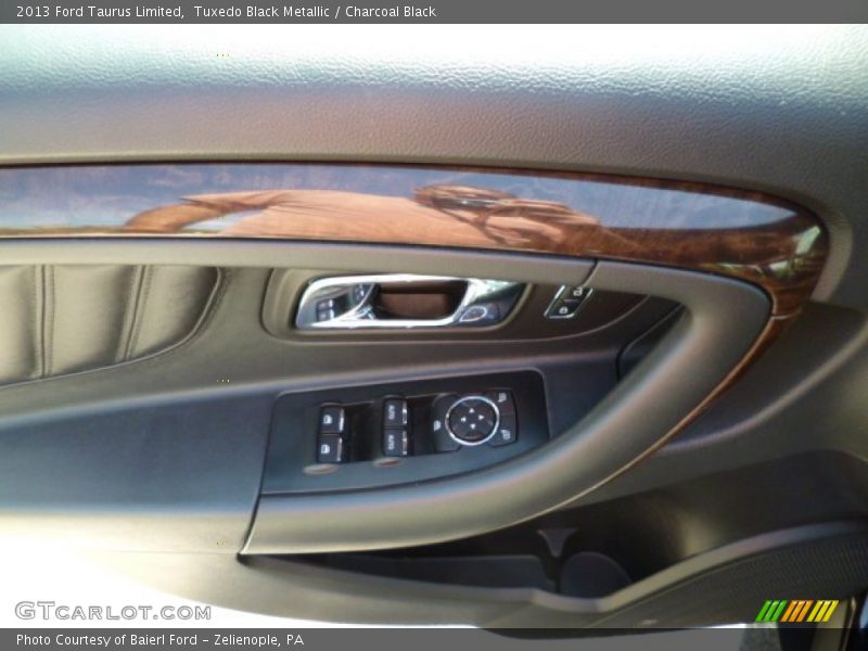Tuxedo Black Metallic / Charcoal Black 2013 Ford Taurus Limited