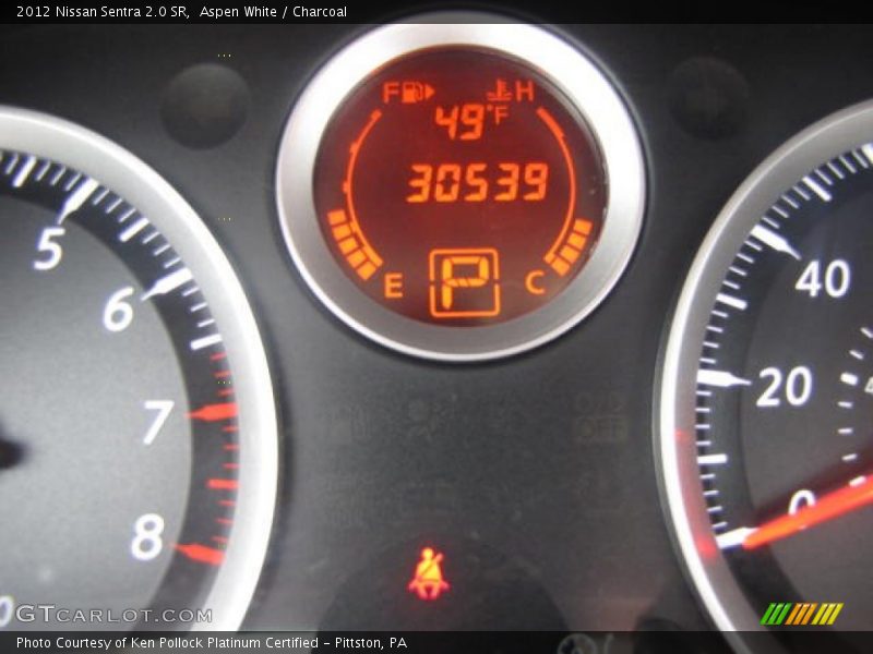 Aspen White / Charcoal 2012 Nissan Sentra 2.0 SR
