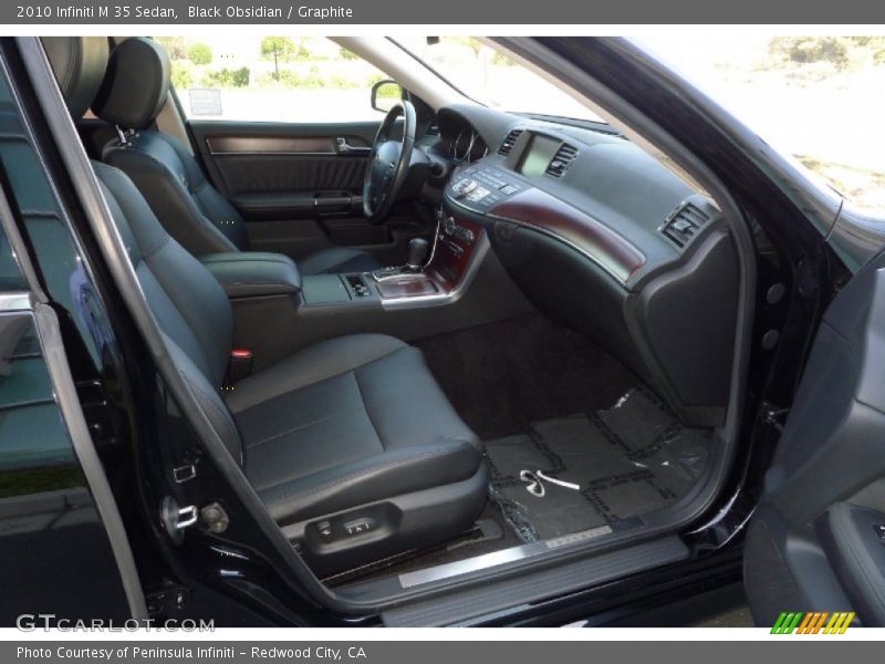  2010 M 35 Sedan Graphite Interior
