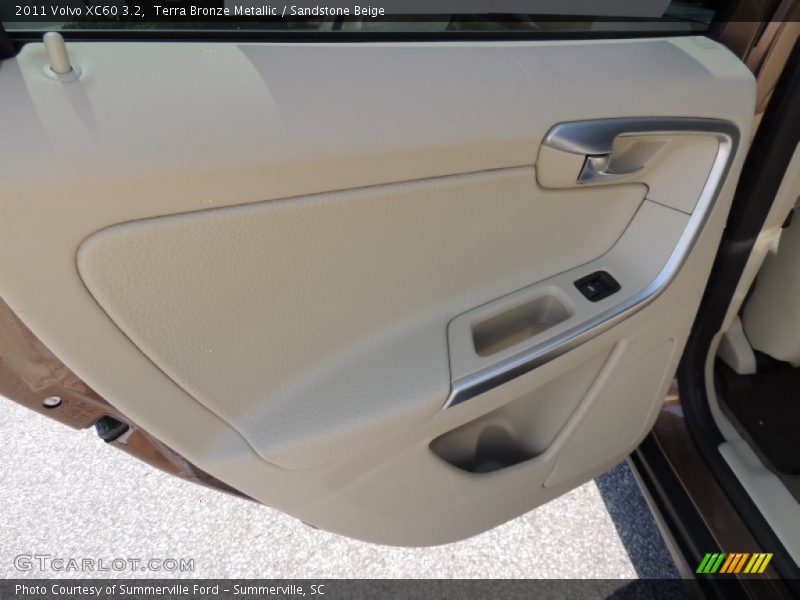Terra Bronze Metallic / Sandstone Beige 2011 Volvo XC60 3.2
