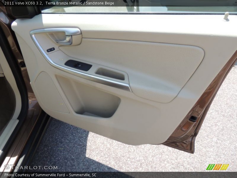 Terra Bronze Metallic / Sandstone Beige 2011 Volvo XC60 3.2
