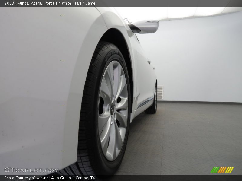 Porcelain White Pearl / Camel 2013 Hyundai Azera