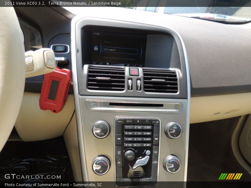 Terra Bronze Metallic / Sandstone Beige 2011 Volvo XC60 3.2