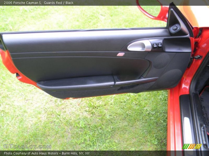 Door Panel of 2006 Cayman S
