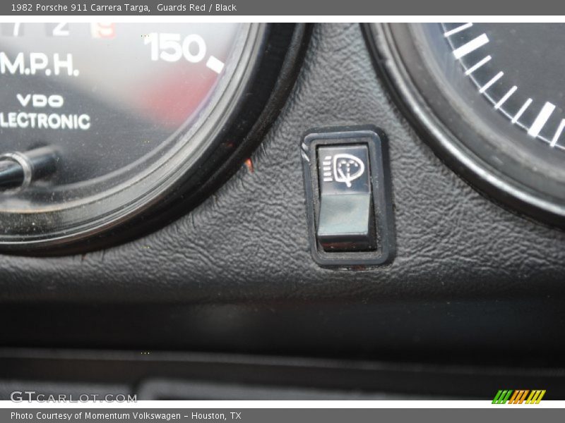 Controls of 1982 911 Carrera Targa