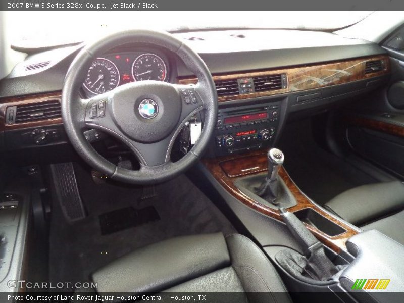 Dashboard of 2007 3 Series 328xi Coupe