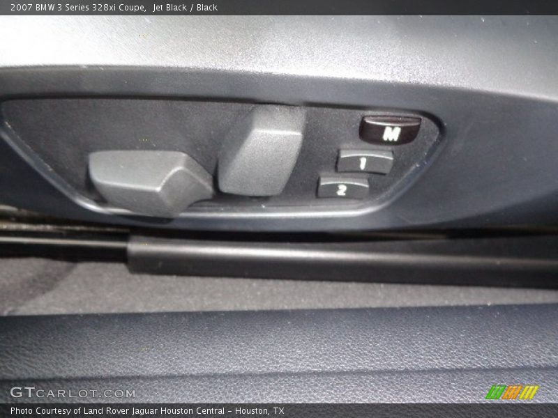 Controls of 2007 3 Series 328xi Coupe