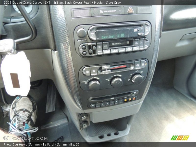 Brilliant Black Crystal Pearl / Medium Slate Gray 2005 Dodge Grand Caravan SXT