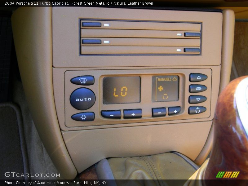 Controls of 2004 911 Turbo Cabriolet