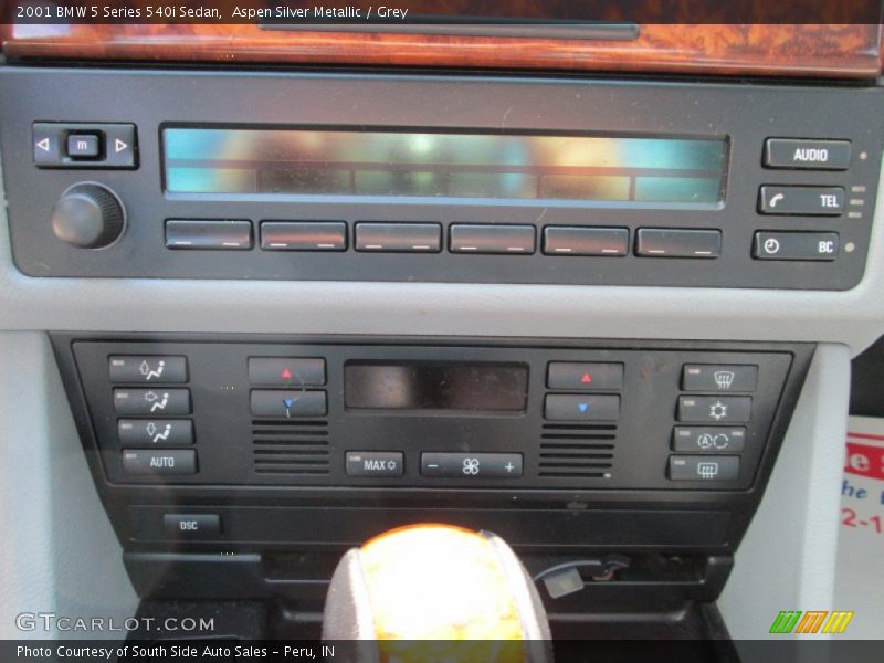 Controls of 2001 5 Series 540i Sedan