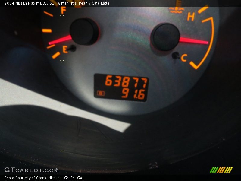 Winter Frost Pearl / Cafe Latte 2004 Nissan Maxima 3.5 SL