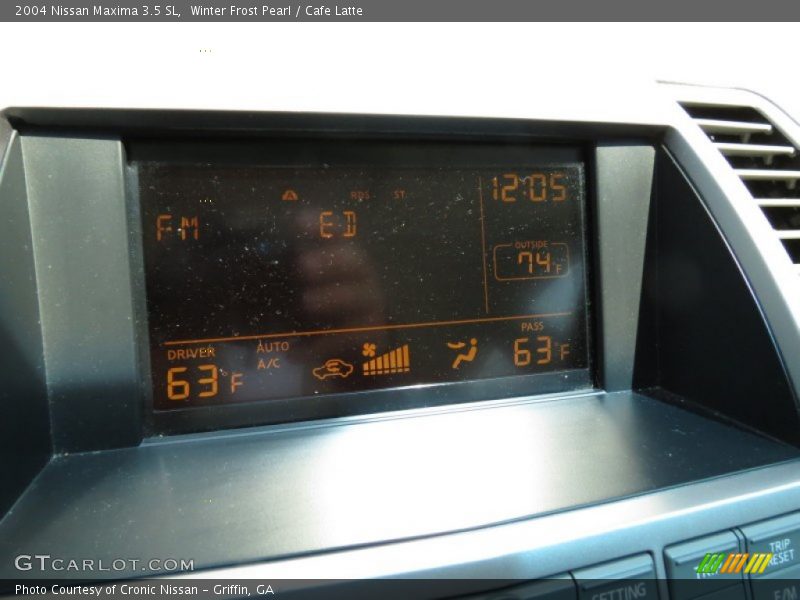 Winter Frost Pearl / Cafe Latte 2004 Nissan Maxima 3.5 SL