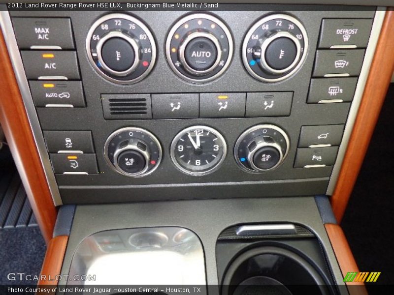 Controls of 2012 Range Rover HSE LUX
