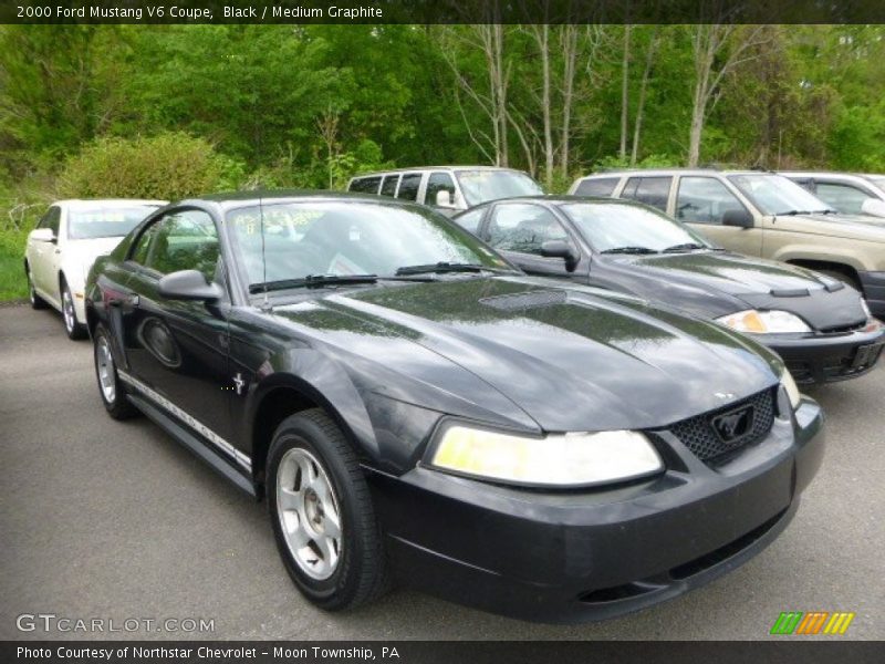 Black / Medium Graphite 2000 Ford Mustang V6 Coupe