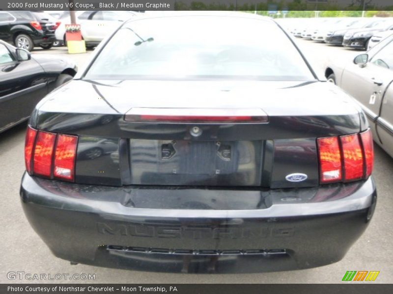 Black / Medium Graphite 2000 Ford Mustang V6 Coupe