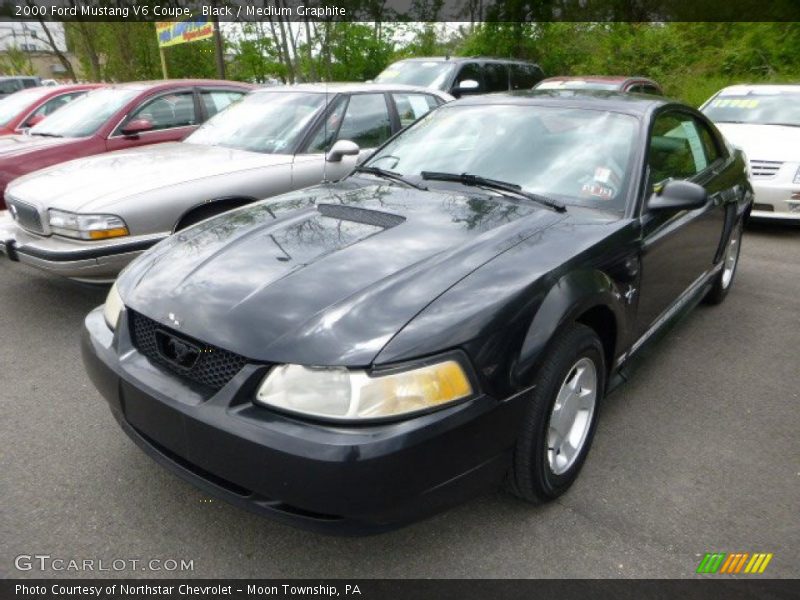 Black / Medium Graphite 2000 Ford Mustang V6 Coupe