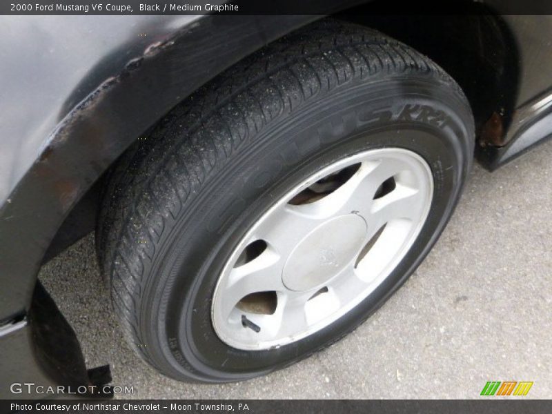 Black / Medium Graphite 2000 Ford Mustang V6 Coupe