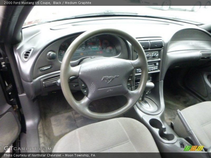 Black / Medium Graphite 2000 Ford Mustang V6 Coupe