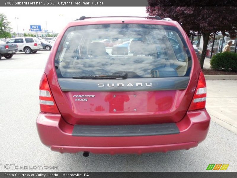 Cayenne Red Pearl / Beige 2005 Subaru Forester 2.5 XS