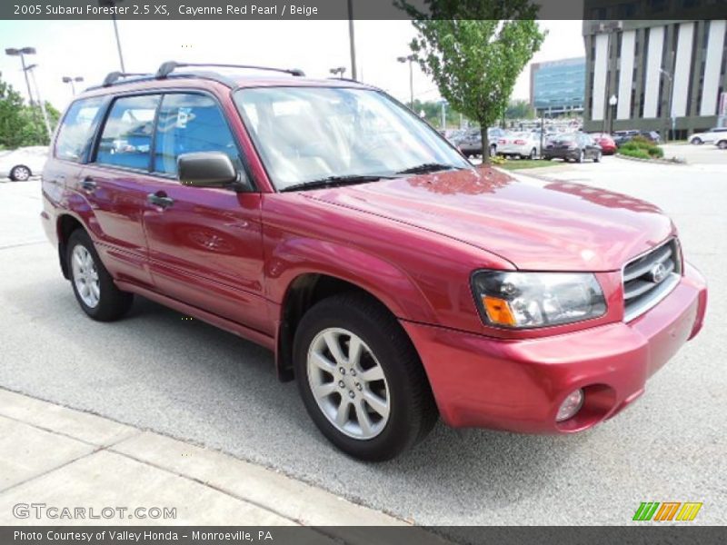 Front 3/4 View of 2005 Forester 2.5 XS