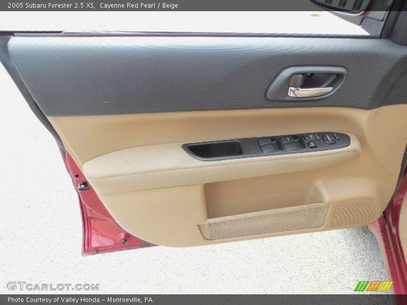 Cayenne Red Pearl / Beige 2005 Subaru Forester 2.5 XS