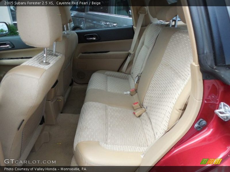Cayenne Red Pearl / Beige 2005 Subaru Forester 2.5 XS