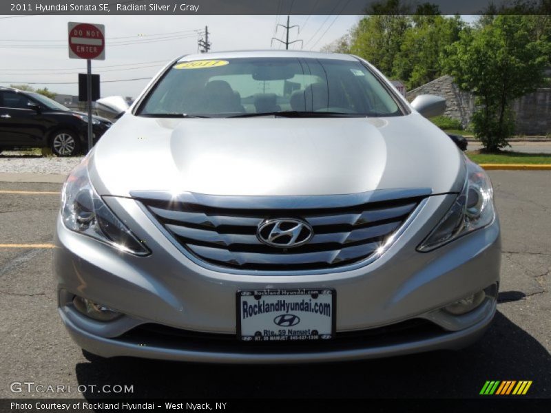 Radiant Silver / Gray 2011 Hyundai Sonata SE