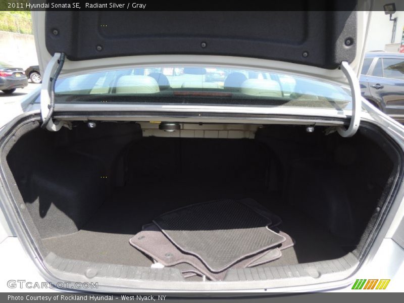 Radiant Silver / Gray 2011 Hyundai Sonata SE