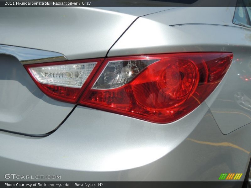 Radiant Silver / Gray 2011 Hyundai Sonata SE