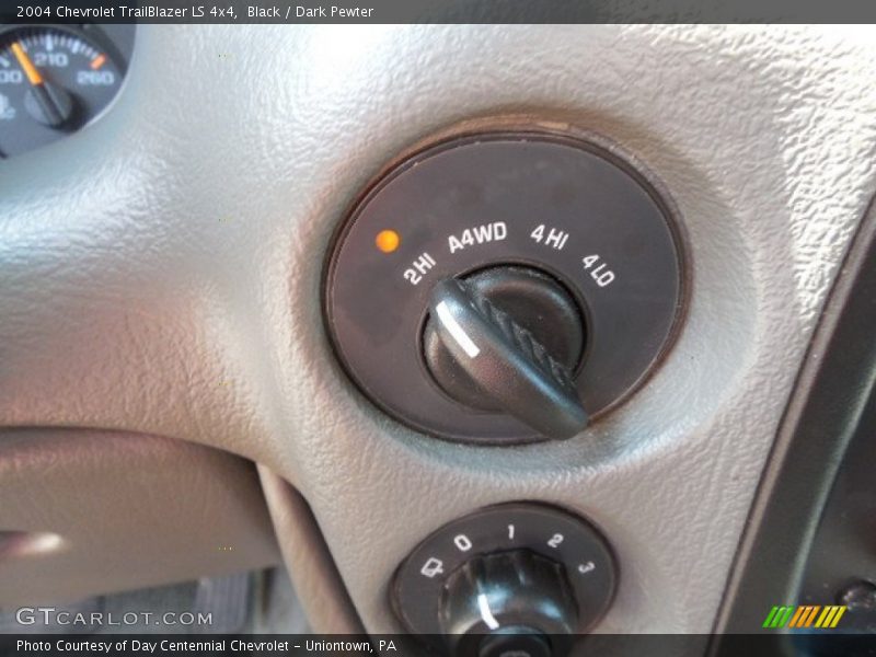 Black / Dark Pewter 2004 Chevrolet TrailBlazer LS 4x4