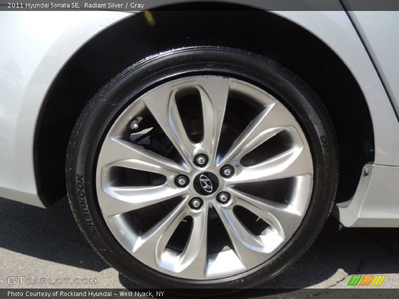Radiant Silver / Gray 2011 Hyundai Sonata SE