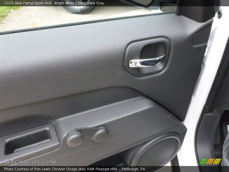Bright White / Dark Slate Gray 2014 Jeep Patriot Sport 4x4