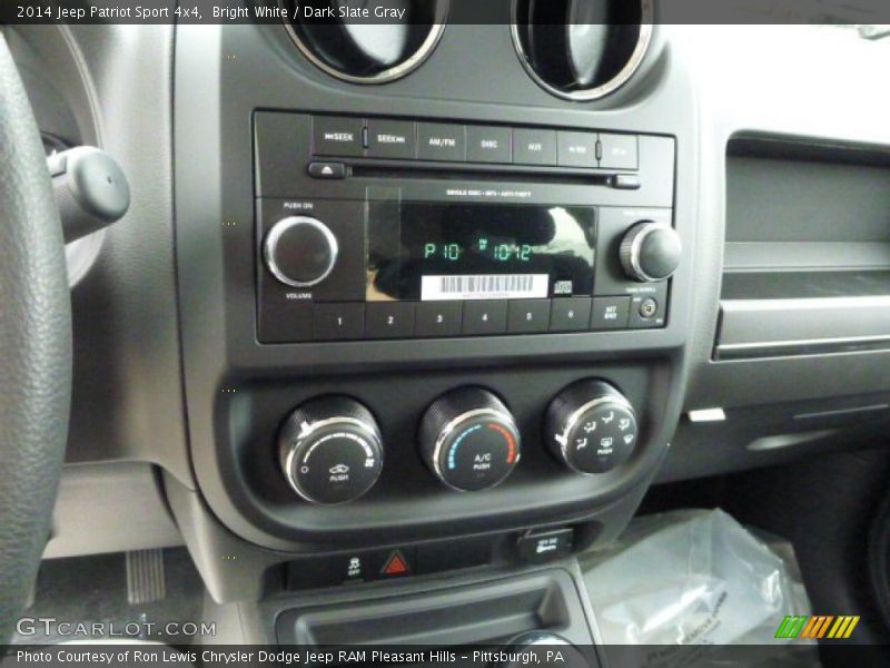 Bright White / Dark Slate Gray 2014 Jeep Patriot Sport 4x4
