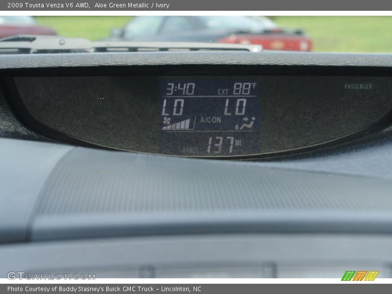 Aloe Green Metallic / Ivory 2009 Toyota Venza V6 AWD