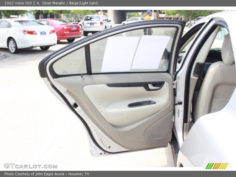 Silver Metallic / Beige/Light Sand 2002 Volvo S60 2.4