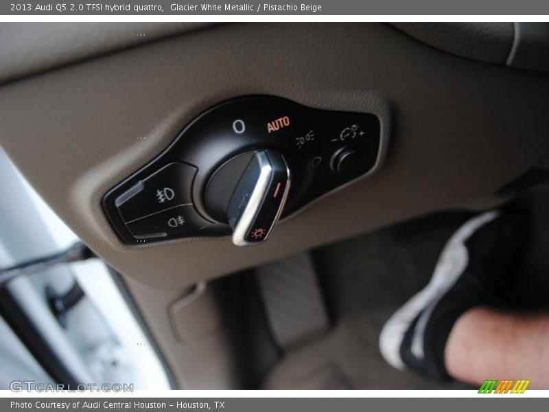 Glacier White Metallic / Pistachio Beige 2013 Audi Q5 2.0 TFSI hybrid quattro