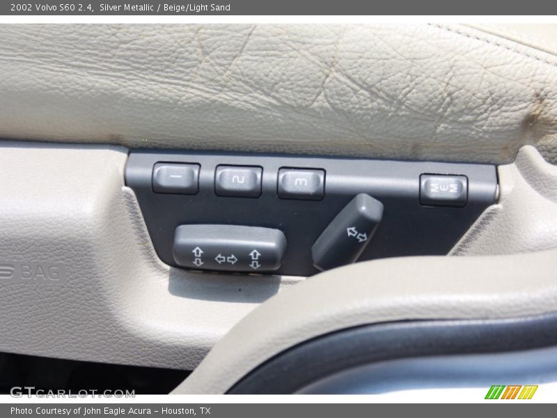 Silver Metallic / Beige/Light Sand 2002 Volvo S60 2.4