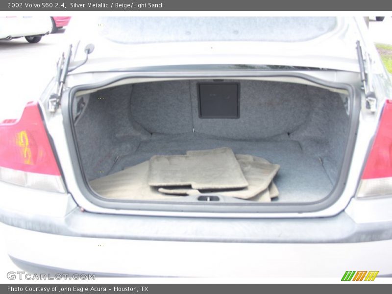 Silver Metallic / Beige/Light Sand 2002 Volvo S60 2.4