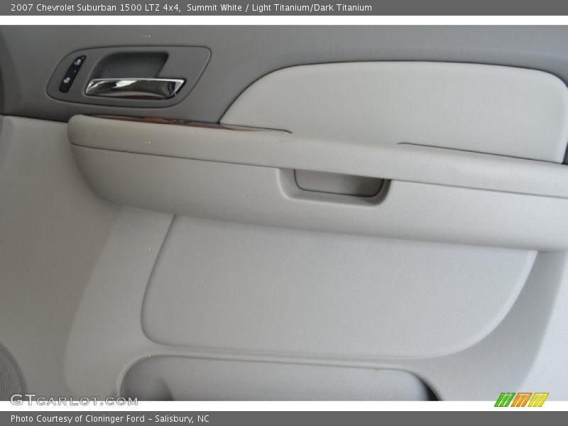 Summit White / Light Titanium/Dark Titanium 2007 Chevrolet Suburban 1500 LTZ 4x4
