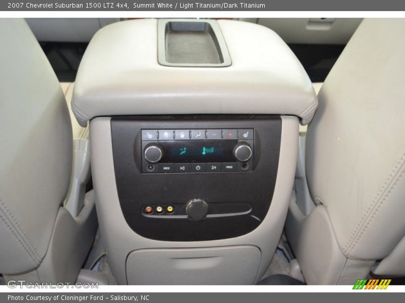 Controls of 2007 Suburban 1500 LTZ 4x4