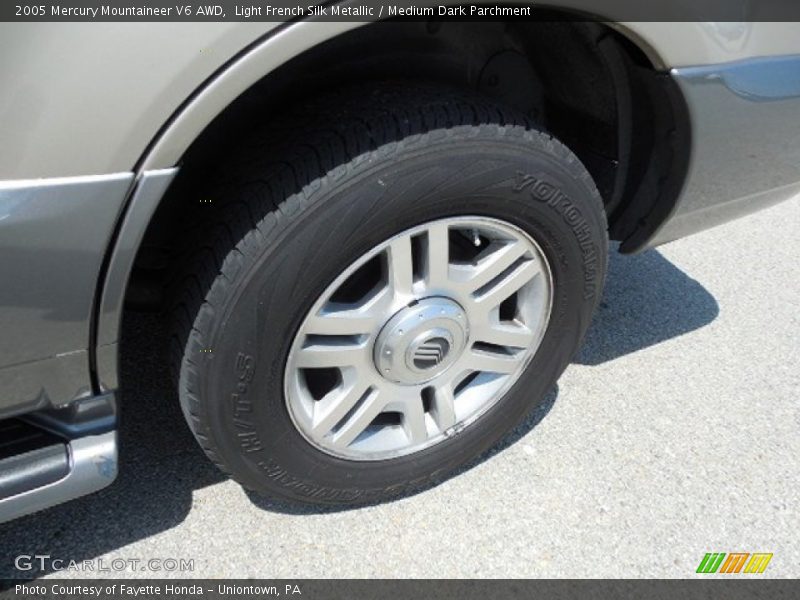 Light French Silk Metallic / Medium Dark Parchment 2005 Mercury Mountaineer V6 AWD