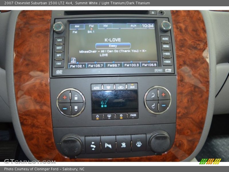 Controls of 2007 Suburban 1500 LTZ 4x4