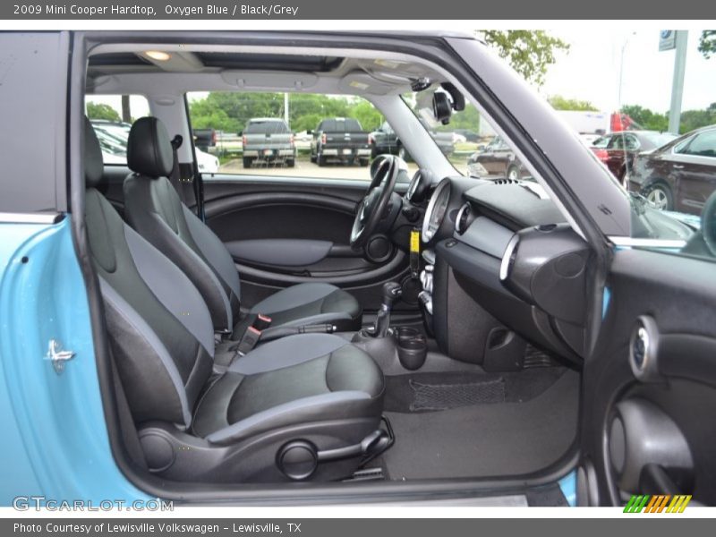 Front Seat of 2009 Cooper Hardtop