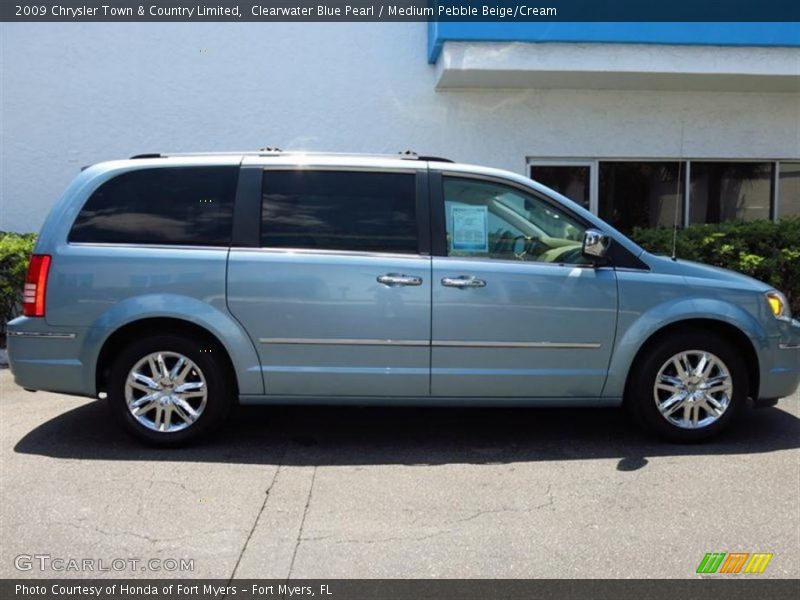 Clearwater Blue Pearl / Medium Pebble Beige/Cream 2009 Chrysler Town & Country Limited